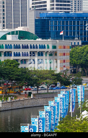 The Singapore River flows past Clarke Quay, a new area of nightlife restaurants and bars, Sinapore, South East Asia Stock Photo