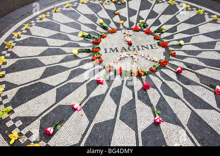 The Imagine Mosaic memorial to John Lennon, Strawberry Fields, Central Park, Manhattan, New York City, New York, USA Stock Photo