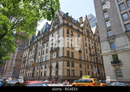 The Dakota Building, where John Lennon lived, Central Park West, Manhattan, New York City, New York, USA Stock Photo