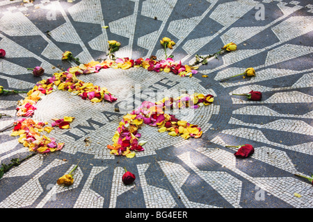 The Imagine Mosaic memorial to John Lennon, Strawberry Fields, Central Park, Manhattan, New York City, New York, USA Stock Photo