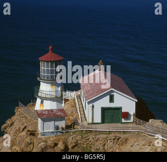 BB03085-03...CALIFORNIA - Point Reyes Lighthouse overlooking the Pacific Ocean on Point Reyes in Point Reyes National Seashore. Stock Photo