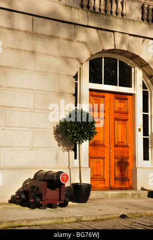 LONDON, UK - NOVEMBER 28, 2009: Canon outside Trinity House, City of London Stock Photo