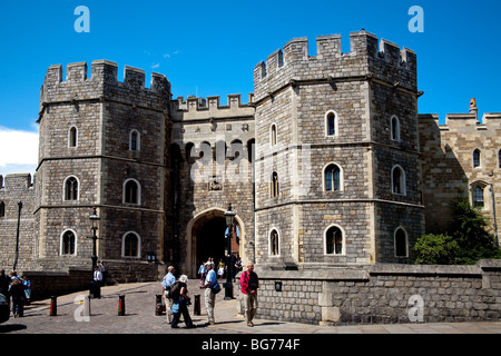 Windsor Castle main public entrance, King Henry VIII 8th Gate.  Windsor , Berkshire, England Stock Photo