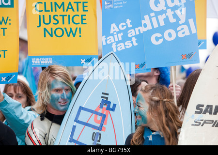 Protesters at The Wave, the biggest climate change demonstration ever to take place in the UK Stock Photo