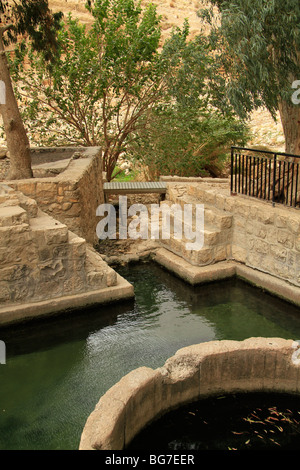 Judean desert, Ein Mabua (Ein Fawar) in Wadi Qelt Stock Photo