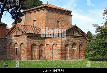 Mausoleum of Galla Placidia (430), UNESCO World Heritage site, Ravenna, Emilia-Romagna, Italy Stock Photo