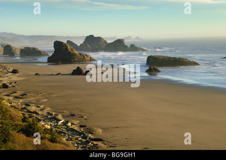Beach and sea stacks along Cape Sebastian State Scenic Corridor, southern Oregon coast. Stock Photo