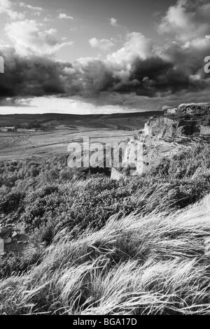 Millstone Edge on Hathersage Moor in the Peak District National Park ...