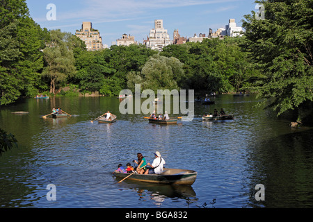 rowing boats on The Lake at Central Park, Manhattan, New York, United States Stock Photo