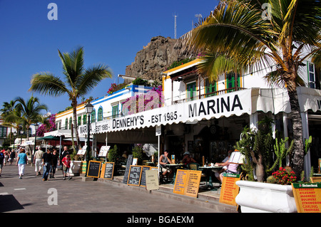 Harbourside promenade, Puerto de Mogan, Mogan Municipality, Gran Canaria, Canary Islands, Spain Stock Photo