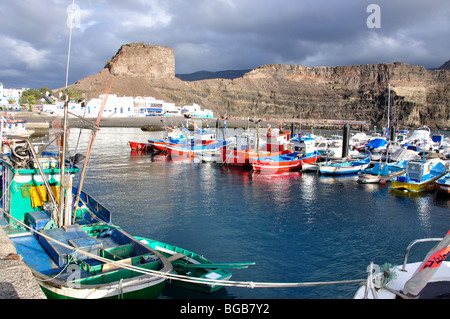 Traditional fishing boats in harbour, Puerto de las Nieves, Agaete Municipality, Gran Canaria, Canary Islands, Spain Stock Photo