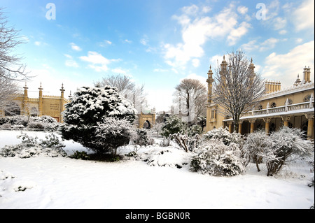 The gardens of Brighton Pavilion covered in snow Stock Photo