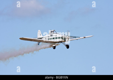Piper PA25 Pawnee G-BDPJ glider tugging aircraft Stock Photo