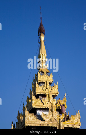 Man painting Sutaungpyei pagoda. Mandalay Hill. Mandalay. Myanmar Stock Photo