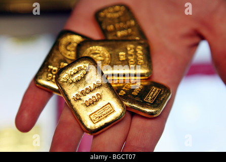 Gold bars, United Arab Emirates Stock Photo - Alamy