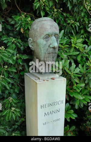 Grave of German writer Heinrich Mann (1851-1950), on Dorotheenstaedtischer Friedhof, Chausseestrasse, Berlin Mitte, Germany. Stock Photo