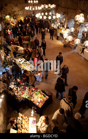 Exhibition of handicrafts at the Christmas market in the ruins of Aggstein Castle, World Heritage Site, Wachau, Lower Austria,  Stock Photo