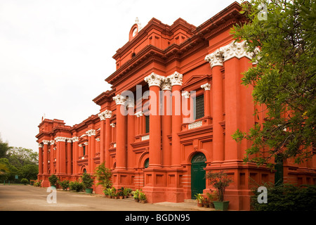 The red facade of the Government Museum in Bangalore, India. Stock Photo