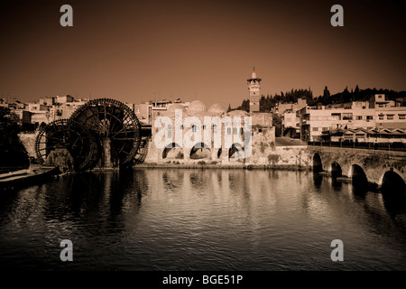 Syria, Hama old Town, An-Nuri Mosque and 13th Century Norias (Water Wheels) Stock Photo