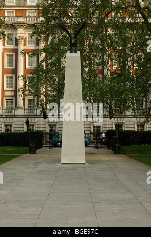 Unveiled on 12 May 1986 the memorial to American pilots of Eagle Squadron which was formed in  Sept 1940. Stock Photo