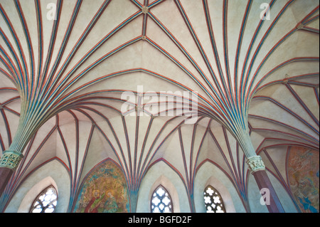 Room with cross vault ceiling in Teutonic Knights castle Malbork, Nogat River, Pomerania, Poland | Marienburg, Ordensburg, Polen Stock Photo