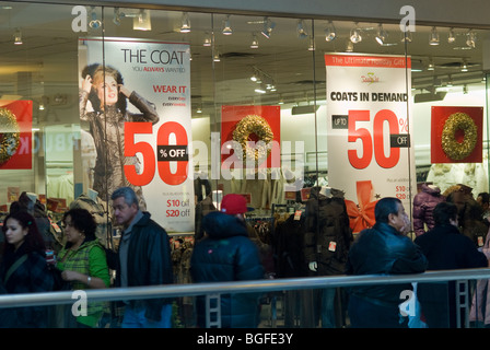 Shoppers search for bargains at the Queens Center in the borough of Queens in New York Stock Photo