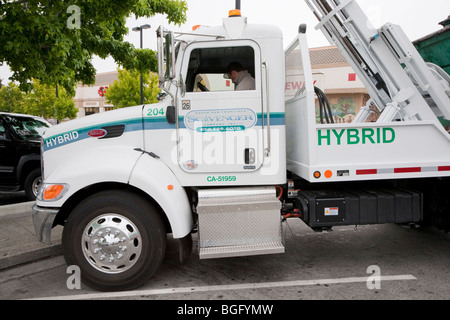 Peterbilt Hybrid Electric (HE) Truck Model 330 Class 6 vehicle. California, USA Stock Photo