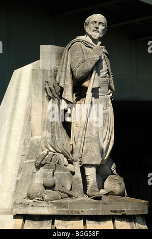 Zouave Soldier Statue, Pont de l'Alma or Alma Bridge, Paris. The Statue serves as Indicator of Water Levels of the Seine River. Stock Photo