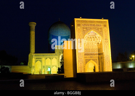 Guri Amir mausoleum by night, Samarkand, Uzbekistan Stock Photo