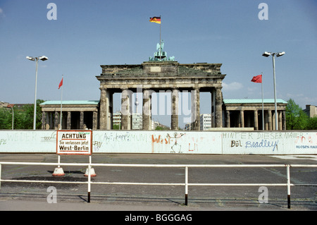 Berlin Wall and Brandenburg Gate, before 1989, Berlin, Germany Stock Photo