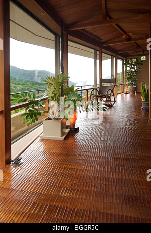 Hakone Ginyu. Traditional Japanese ryokan and spa. Hakone, Japan. Balcony Stock Photo