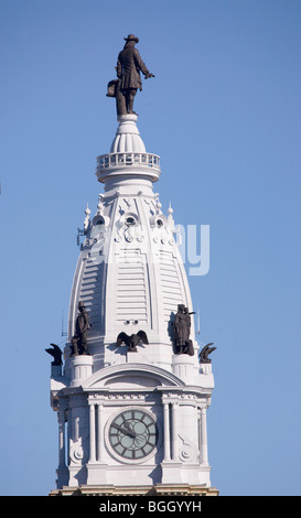 Statue of William Penn high atop City Hall in downtown Philadelphia ...