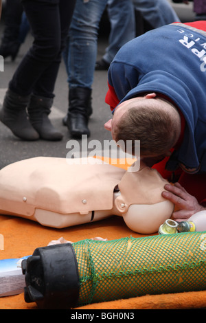 First aid, artificial respiration Stock Photo - Alamy