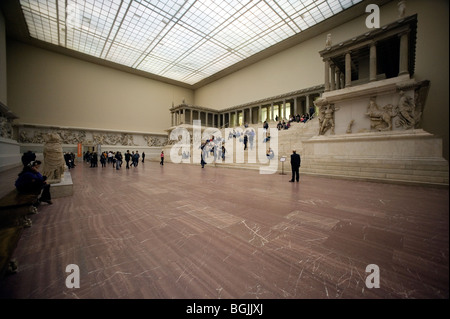 Berlin Pergamon Museum temple 2009 1989 DDR Germany Unified positive forward history War Cold War end East West Divide city Ber Stock Photo
