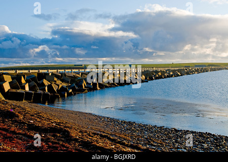 The Churchill barrier between Minland Orkney and Lamb Holm Island SCO 5834 Stock Photo