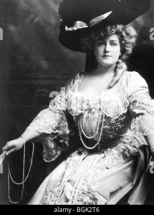 Lillian Russell (1861-1922), American actress and singer, with monocle ...