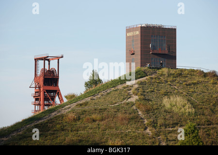 Gelsenkirchen, ehemalige Zeche Nordstern, Nordsternpark, Fördertürme und Halde Stock Photo