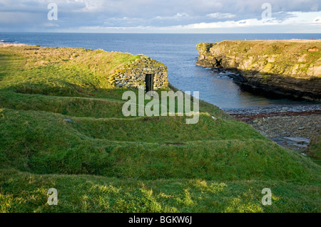 The Fishermens hut on the coastal path to the whale bone on Birsay Orkney Mainland.  SCO 5876 Stock Photo
