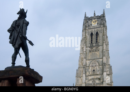 Basilica of Our Lady / Onze-Lieve-Vrouwebasiliek and the statue of Ambiorix, prince of the Eburones, Tongeren / Tongres, Belgium Stock Photo