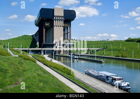 Strépy-Thieu, tallest boat lift in the world, at the Canal du Centre, Le Rœulx, Hainaut, Belgium Stock Photo