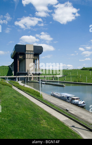 Strépy-Thieu, tallest boat lift in the world, at the Canal du Centre, Le Rœulx, Hainaut, Belgium Stock Photo