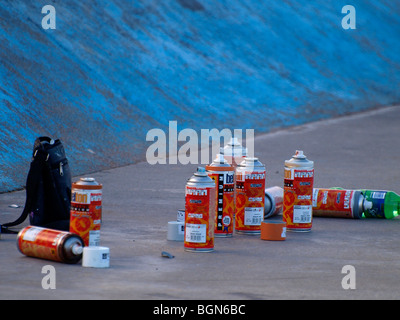 Graffiti artist`s spray paint cans Stock Photo - Alamy