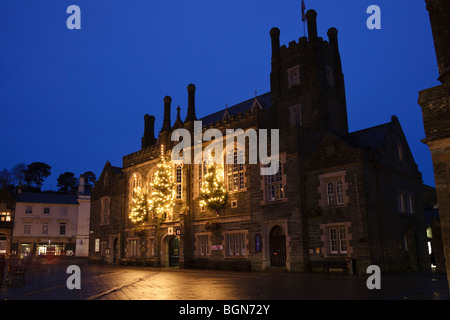 Christmas decorations on Tavistock Town Hall, Devon, England Stock Photo