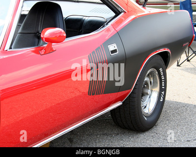 1971  Plymouth Cuda Barracuda 318 383 360 440 426 HEMI Pistol Grip Shifter Mopar Chrysler 1970's Muscle Car Detroit Hot Rod Stock Photo