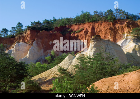 Rocks of the old ochre quarry, Colorado Provençal at Rustrel, Vaucluse, Provence-Alpes-Côte d'Azur, Provence, France Stock Photo