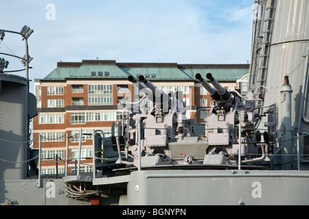 Artillery guns on a WORLD WAR ll Fletcher Class Destroyer, the USS CASSIN YOUNG in CHARLESTOWN HARBOR - BOSTON, MASSACHUSETTS Stock Photo