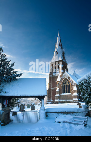 St Mary's Church in the snow, Mortimer, Reading, Berkshire, Uk Stock Photo