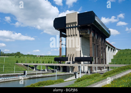 Strépy-Thieu, tallest boat lift in the world, at the Canal du Centre, Le Rœulx, Hainaut, Belgium Stock Photo