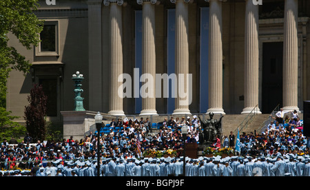 The GRADUATION ceremony of the class of 2009 takes place in front of KINGS COLLEGE at COLUMBIA UNIVERSITY - NEW YORK, NEW YORK Stock Photo