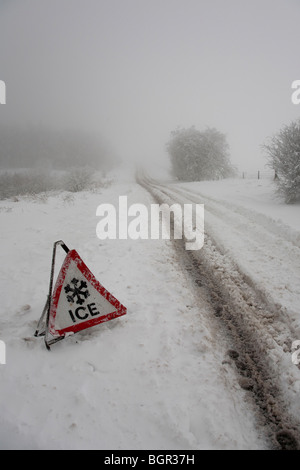 Ringinglow road in Sheffield, closed because of heavy snow, winter January 2010 Stock Photo